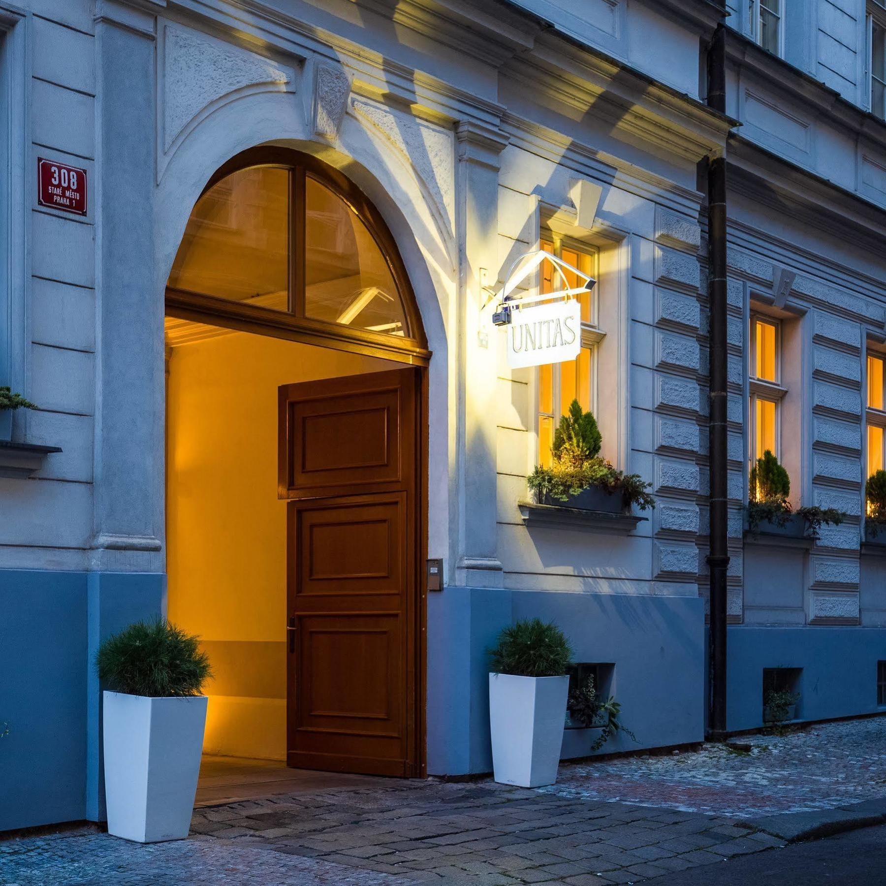 Unitas Hotel Прага Экстерьер фото